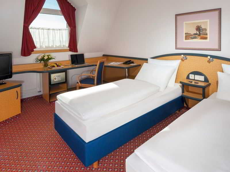 Dorint Airport-Hotel Berlin-Tegel Экстерьер фото